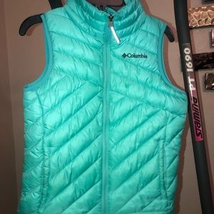 Columbia aqua girls youth puffer vest, size s 7/8